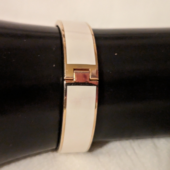 Henri Bendel Hinged Cuff Bracelet White Enamel and Gold EUC - Picture 7 of 10